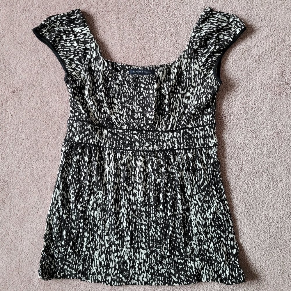 Banana Republic Black & White Sleeveless Top